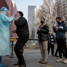 Pekín alerta por brote explosivo de Covid-19; Shanghái aplica pruebas masivas