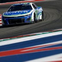 Mexicano Dani Suárez multado 50,000 dólares por NASCAR