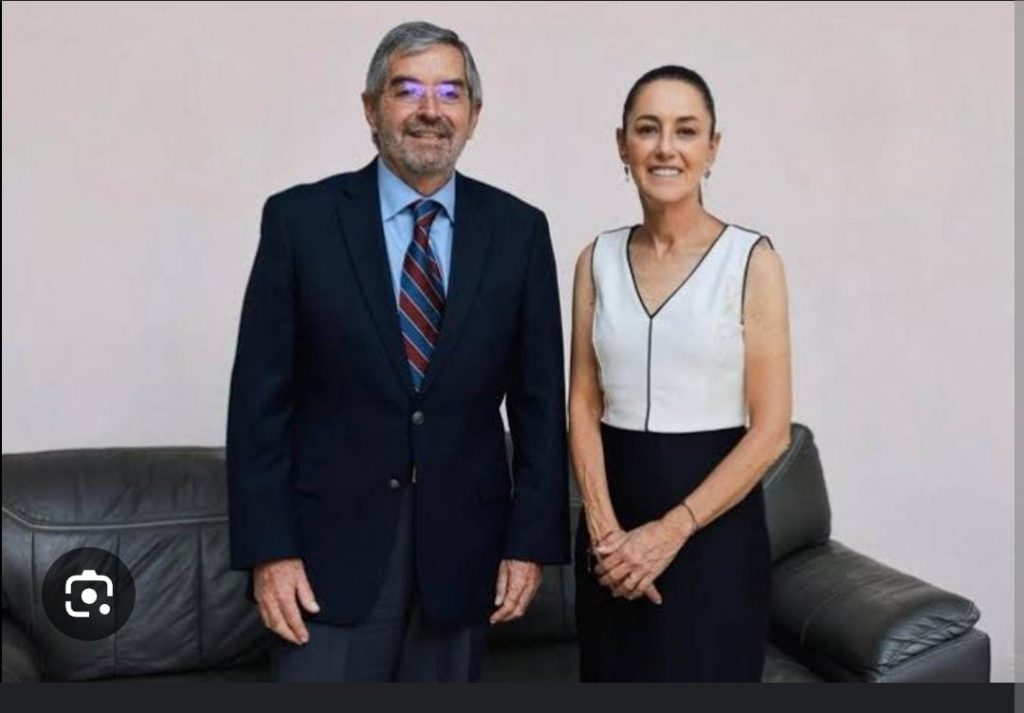 Juan Ramón de la Fuente, próximo titular de la SRE, asiste a festejo de Independencia de EU