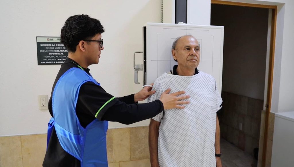 GOBIERNO ESTATAL ENTREGA REHABILITACIÓN DE SALA DE RAYOS X EN EL CREE 