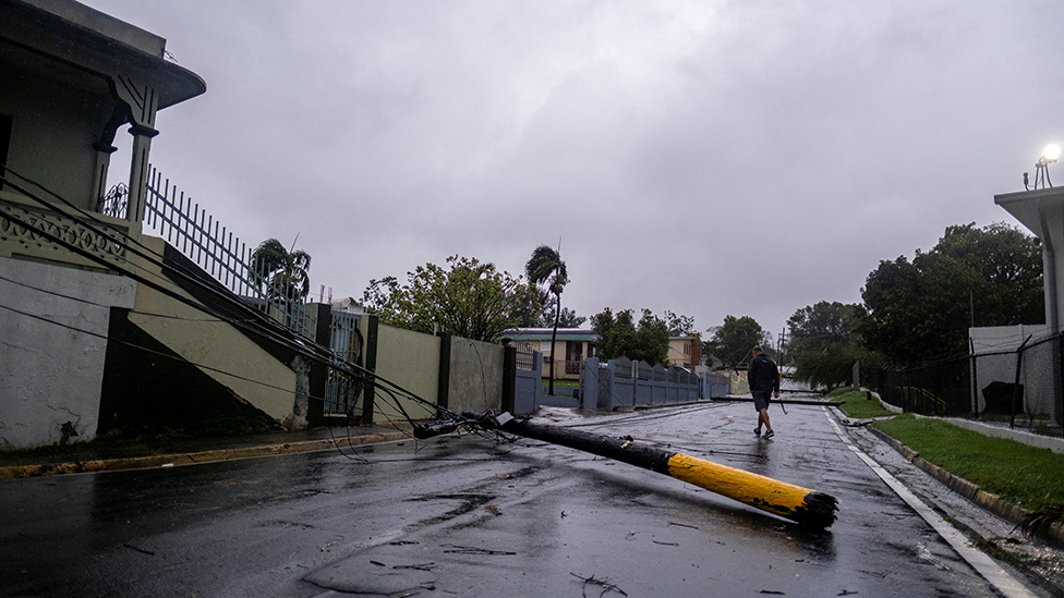 Ernesto deja más de 600 mil personas sin electricidad en Puerto Rico