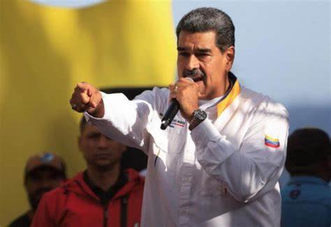 Maduro comparece en el Tribunal Supremo de Justicia