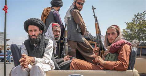 Afganistán: talibanes celebran tres años de poder