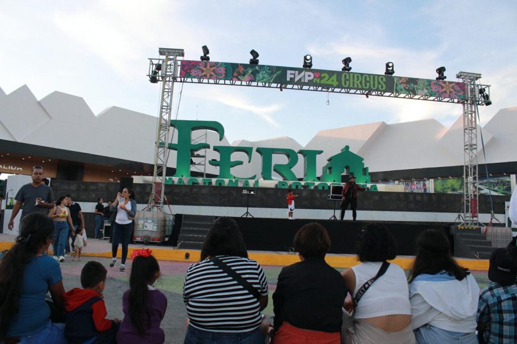 FAMILIAS POTOSINAS Y VISITANTES DISFRUTAN DE “CIRCUS” EN LA FENAPO