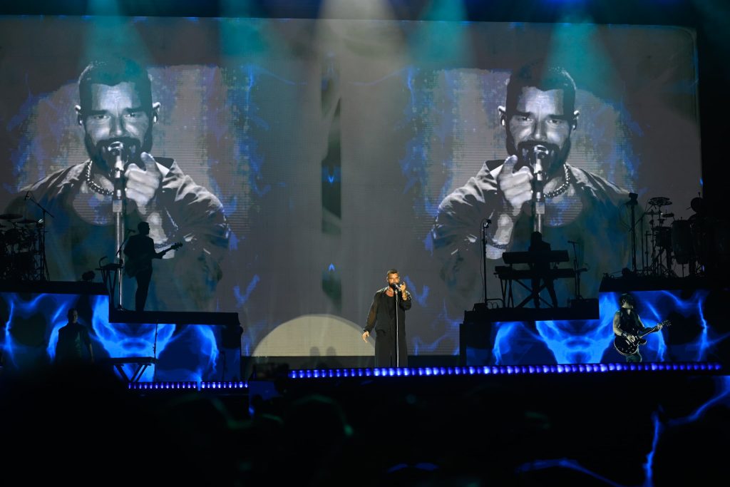 ENLOQUECE TEATRO DEL PUEBLO CON “RICKY MARTIN, LIVE 2024”