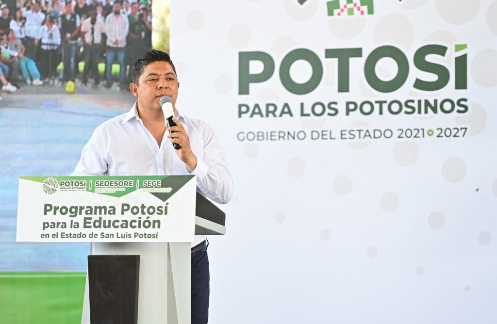 RICARDO GALLARDO ANUNCIA MÁS DE 220 MILLONES EN APOYO A DOCENTES