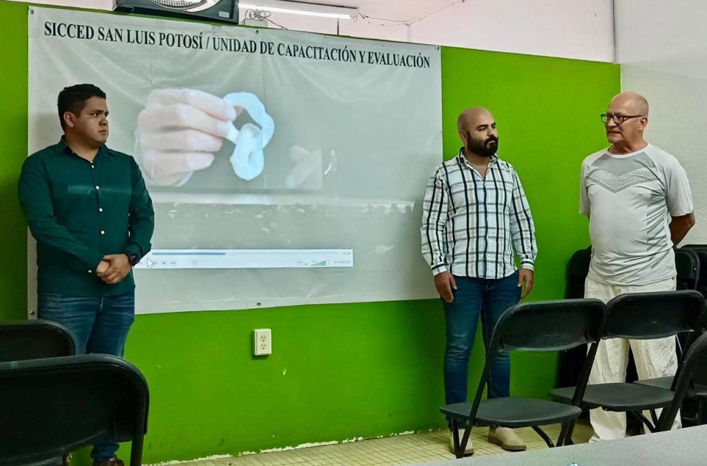 GOBIERNO ESTATAL IMPULSA CAPACITACIÓN A ENTRENADORES