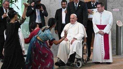 El papa llega a Singapur, última etapa de su gira por Asia