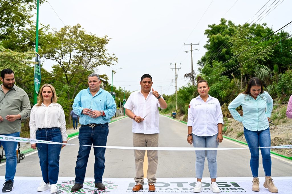 RICARDO GALLARDO ENTREGA MÁS APOYO A VALLENSES CON OBRAS VIALES