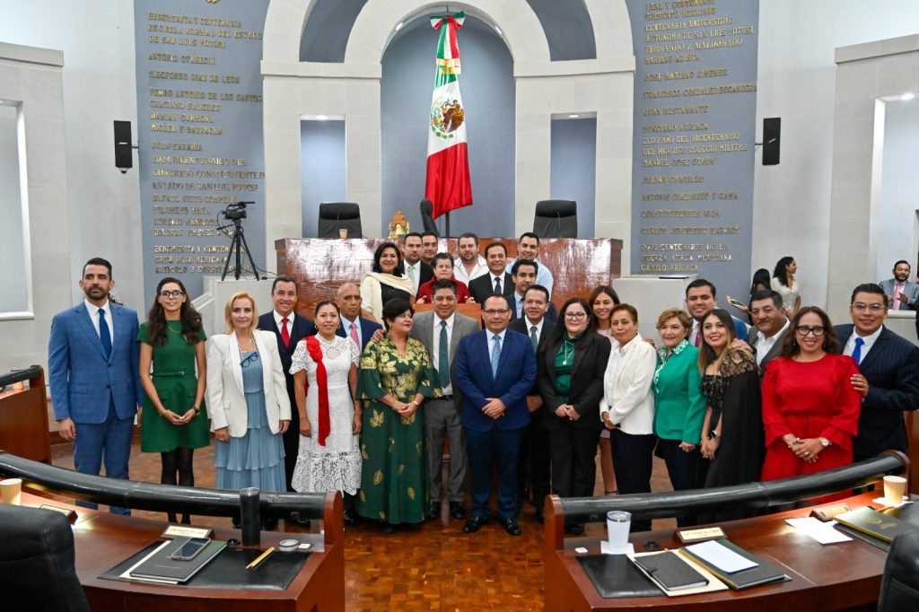 RICARDO GALLARDO RECONOCE TRABAJO LEGISLATIVO EN APOYO A FAMILIAS POTOSINAS