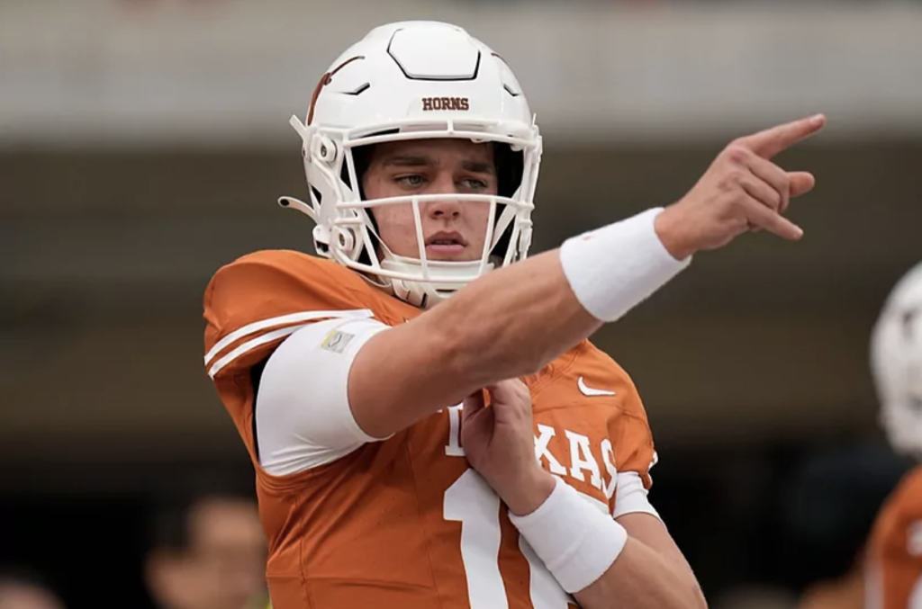 Arch Manning será el quarterback titular de los Texas Longhorns en 2025