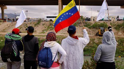 Deportaciones de EE.UU. a Venezuela empezarán dentro de los próximos 30 días, según Homan