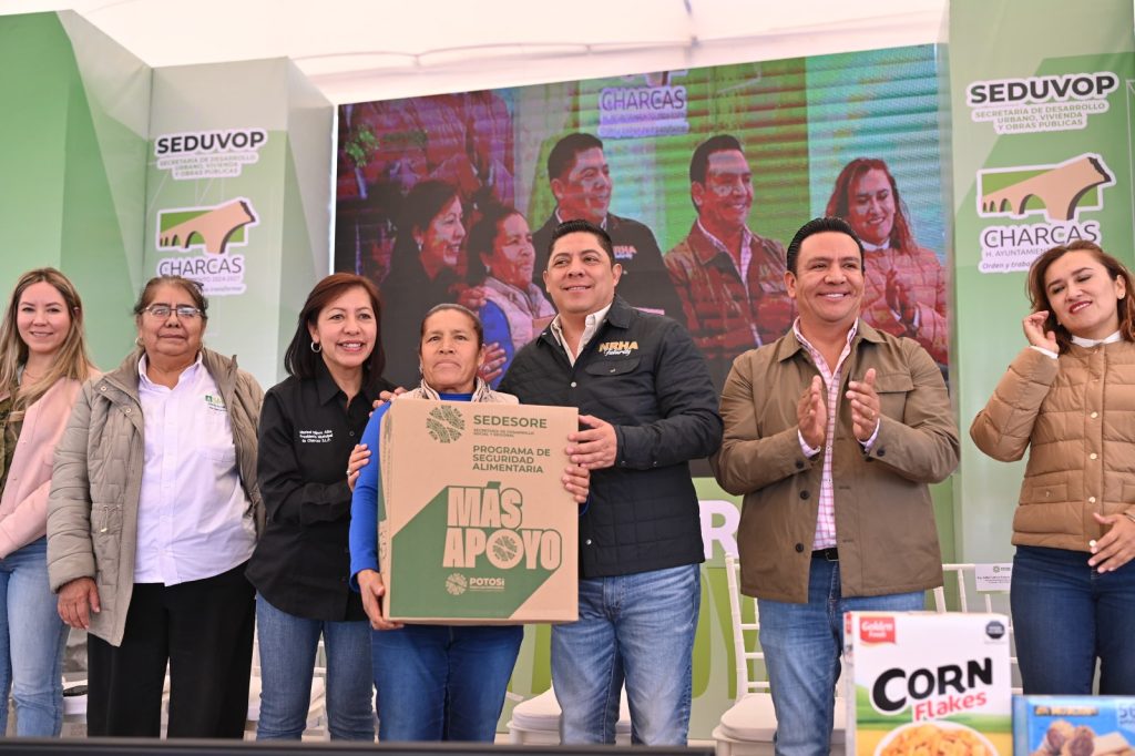 RICARDO GALLARDO ACERCA MÁS APOYO A FAMILIAS DE CHARCAS