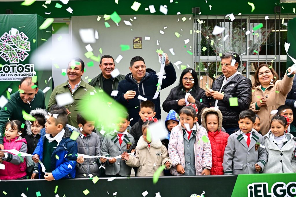 RICARDO GALLARDO ENTREGA NUEVAS AULAS Y REHABILITACIÓN DE ESCUELA EN RIOVERDE