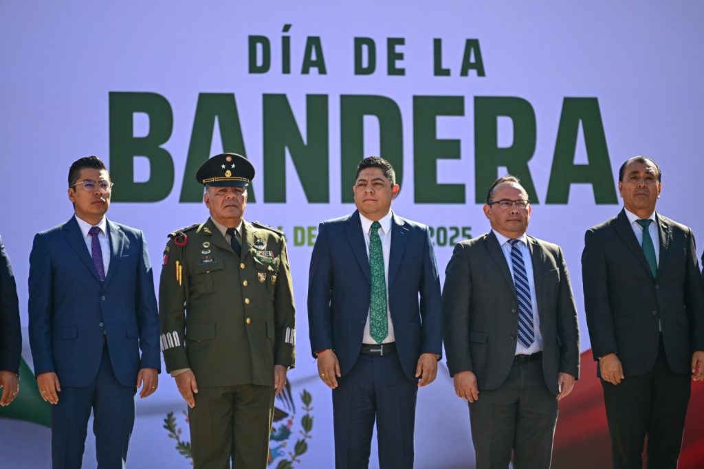 RICARDO GALLARDO PRESIDE CELEBRACIÓN POR EL DÍA DE LA BANDERA