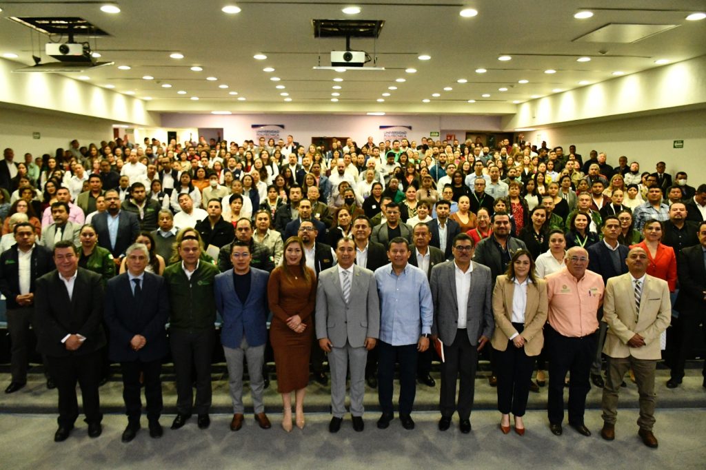 EJECUTIVO DEL ESTADO PARTICIPA EN FOROS NACIONALES DE APOYO A DOCENTES