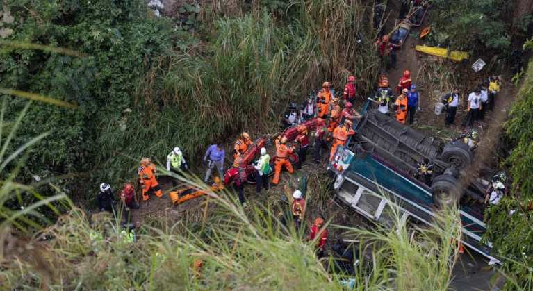 Guatemala: al menos 31 muertos en accidente de autobús