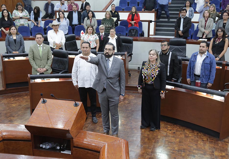 Se elige a titular de Órgano Interno de Control de FGE.