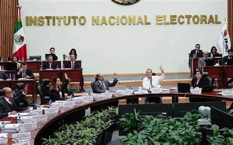 INE da luz verde a 65 organizaciones para iniciar proceso para ser partido; rechaza a cuatro