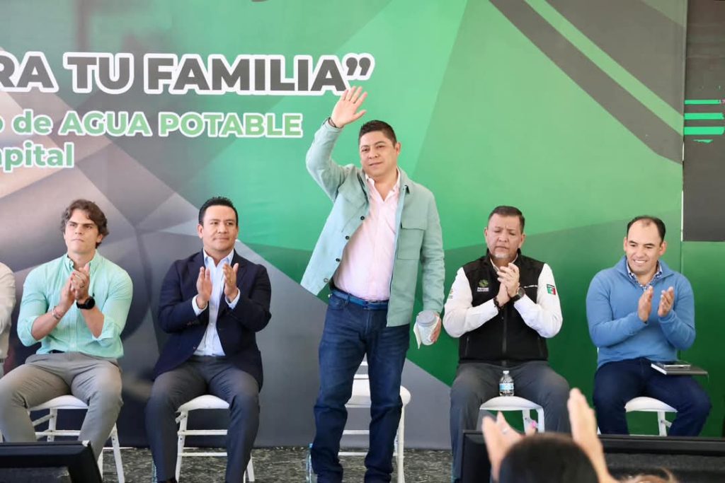 CON APOYO DEL ESTADO, FAMILIAS TENDRÁN ACCESO AL AGUA POTABLE