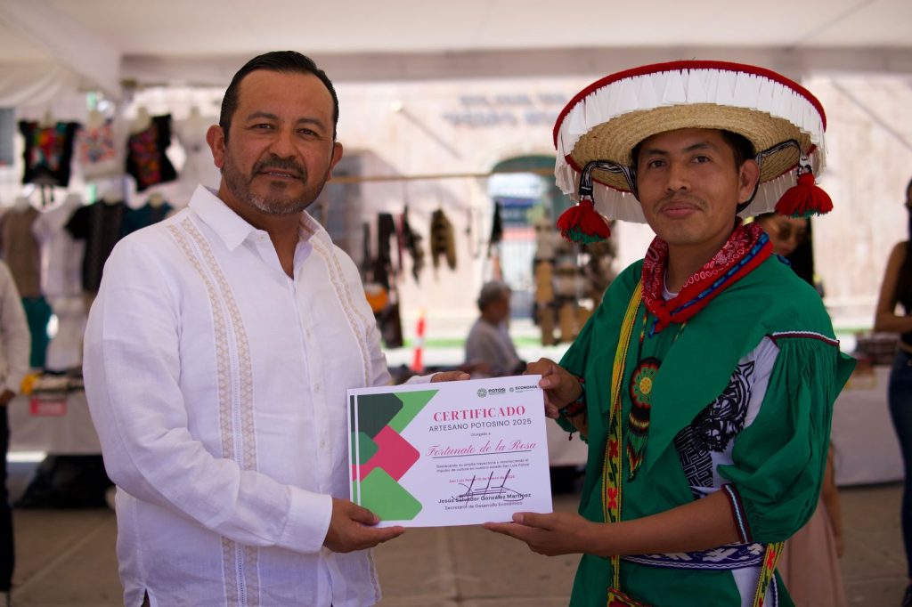 GOBIERNO ESTATAL FORTALECE LA ECONOMÍA ARTESANAL EN SLP