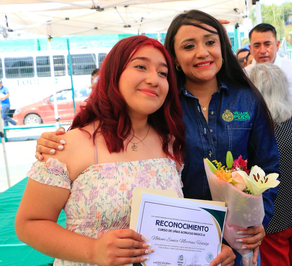 JÓVENES DE VILLA DE POZOS CONCLUYEN CURSOS DE ESTILISMO