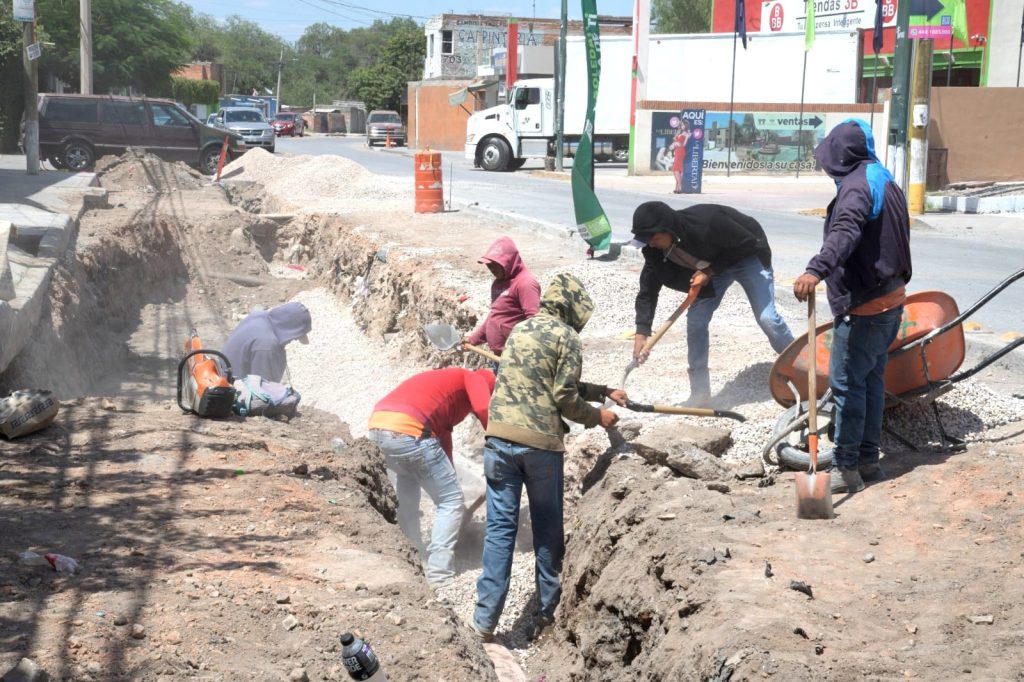AYUNTAMIENTO DE SOLEDAD ATIENDE DESPERFECTOS OCASIONADOS POR DESINTERÉS DEL INTERAPAS EN DIVERSAS COLONIAS
