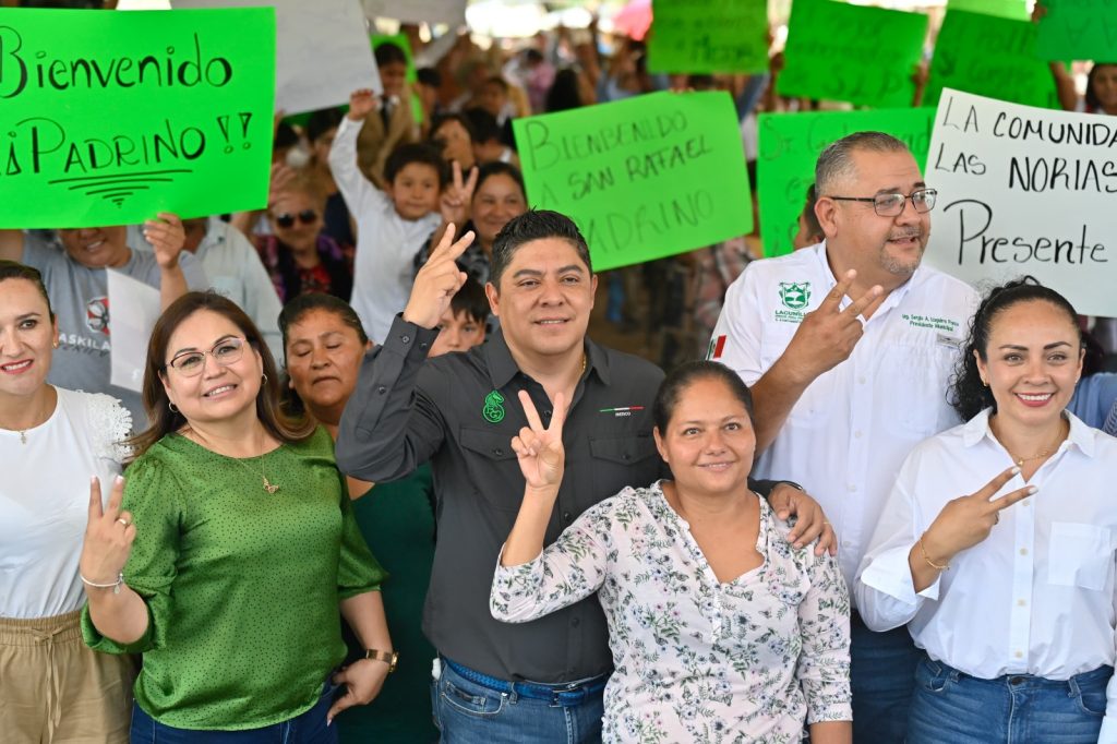 FAMILIAS DE LAGUNILLAS RESALTAN TRABAJO DE RICARDO GALLARDO