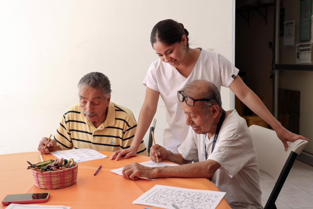 DIF ESTATAL CON SERVICIOS INTEGRALES PARA PERSONAS ADULTAS MAYORES