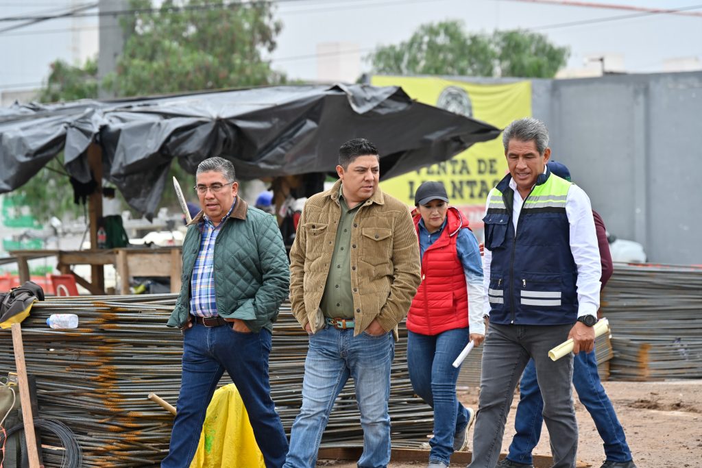 RICARDO GALLARDO SUPERVISA OBRAS DEL PUENTE EN CIRCUITO POTOSÍ