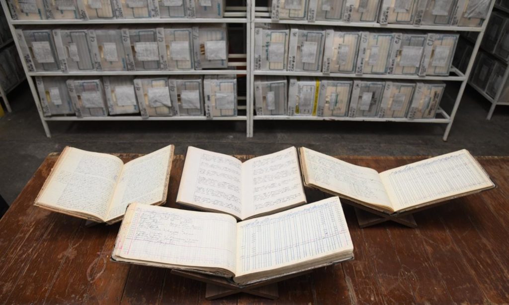 AYUNTAMIENTO DE SOLEDAD FORTALECE SU MEMORIA HISTÓRICA CON RESTAURACIÓN DE LIBROS ANTIGUOS