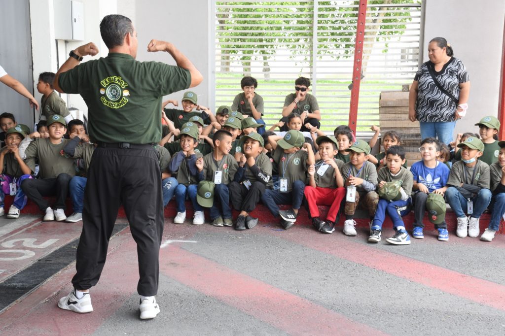 NIÑAS Y NIÑOS DEL CAMPAMENTO “PEQUEÑOS GUARDIANES” VISITAN EMPRESA DE CHOCOLATES Y EL AEROPUERTO PONCIANO ARRIAGA