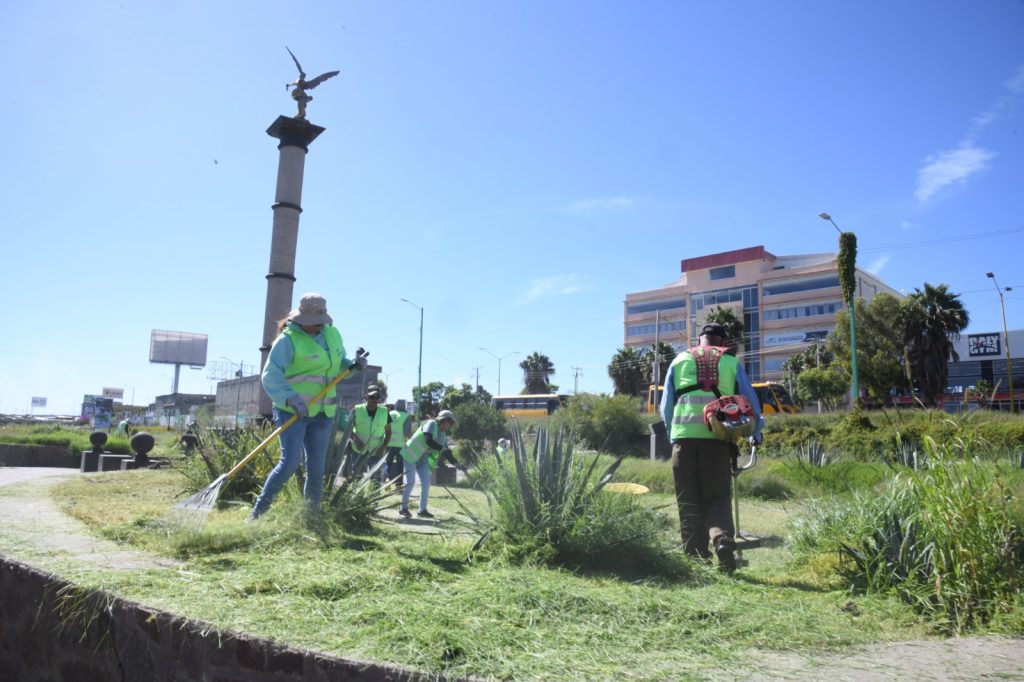 AYUNTAMIENTO DE SOLEDAD INICIA LIMPIEZA EN MONUMENTO AL ÁNGEL DE LA INDEPENDENCIA EN EL RÍO SANTIAGO