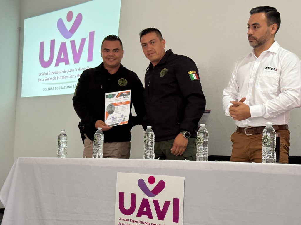 POLICÍAS DE SOLEDAD SE CERTIFICAN EN ATENCIÓN INTEGRAL DE GRUPOS VULNERABLES, EN SINERGIA CON SECTOR PRIVADO