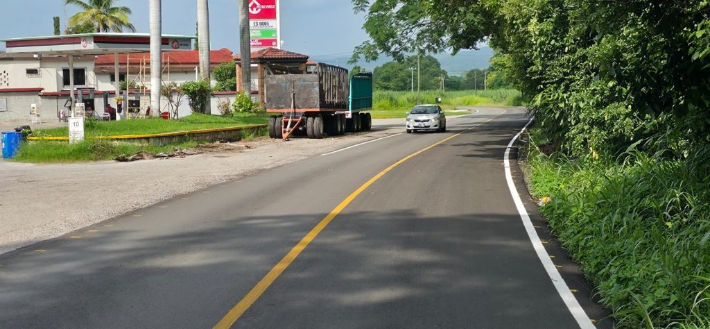 CONCLUYE GOBIERNO ESTATAL REHABILITACIÓN DE CAMINO A TAMBACA EN TAMASOPO