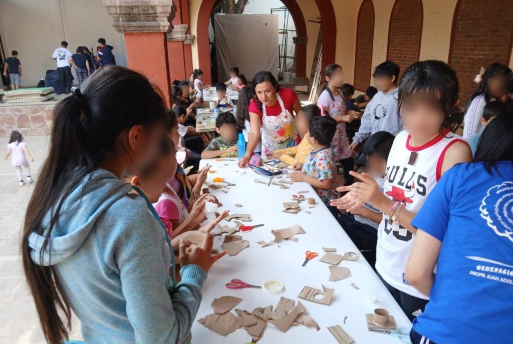 VILLA DE POZOS IMPULSÓ CREATIVIDAD INFANTIL CON TALLER DE ENCARTONADO