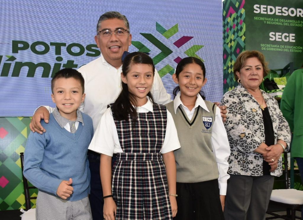 APOYOS ESCOLARES REPRESENTAN TRANQUILIDAD PARA PADRES DE FAMILIA EN SOLEDAD