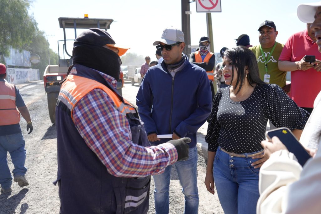 AVANZAN OBRAS DE PAVIMENTACIÓN EN BOSQUES DE LAS FLORES