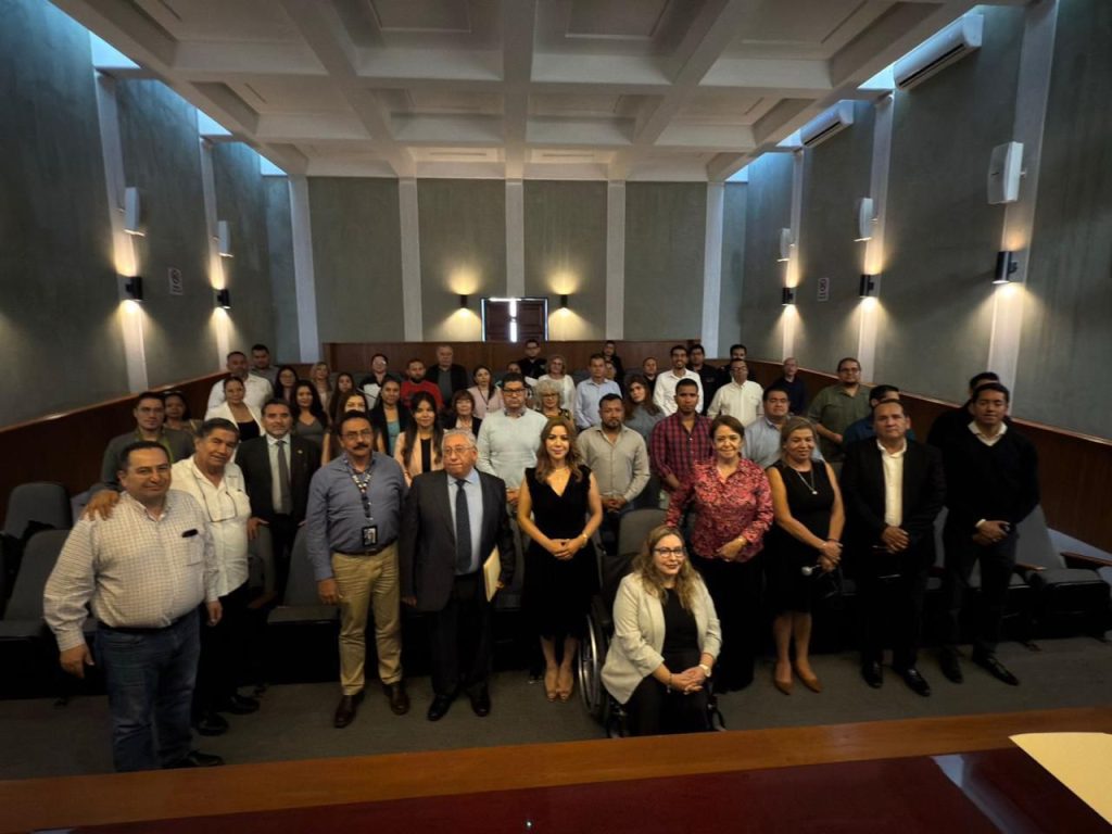 IMPULSAN PROFESIONALIZACIÓN EN DERECHOS HUMANOS PARA EL SERVICIO PÚBLICO