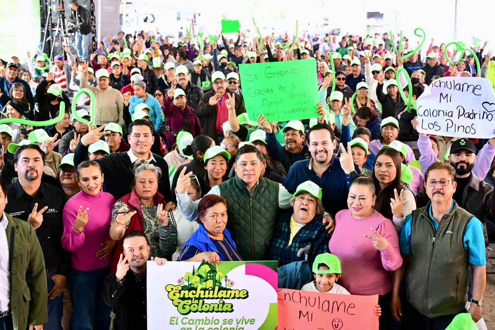 RICARDO GALLARDO ENCHULA LA COLONIA “EL SAUZALITO”