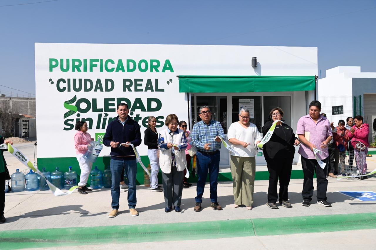 JUAN MANUEL NAVARRO ACERCA AGUA PURIFICADA Y ATENCIÓN MÉDICA A FAMILIAS DEL SECTOR NORTE DE SOLEDAD
