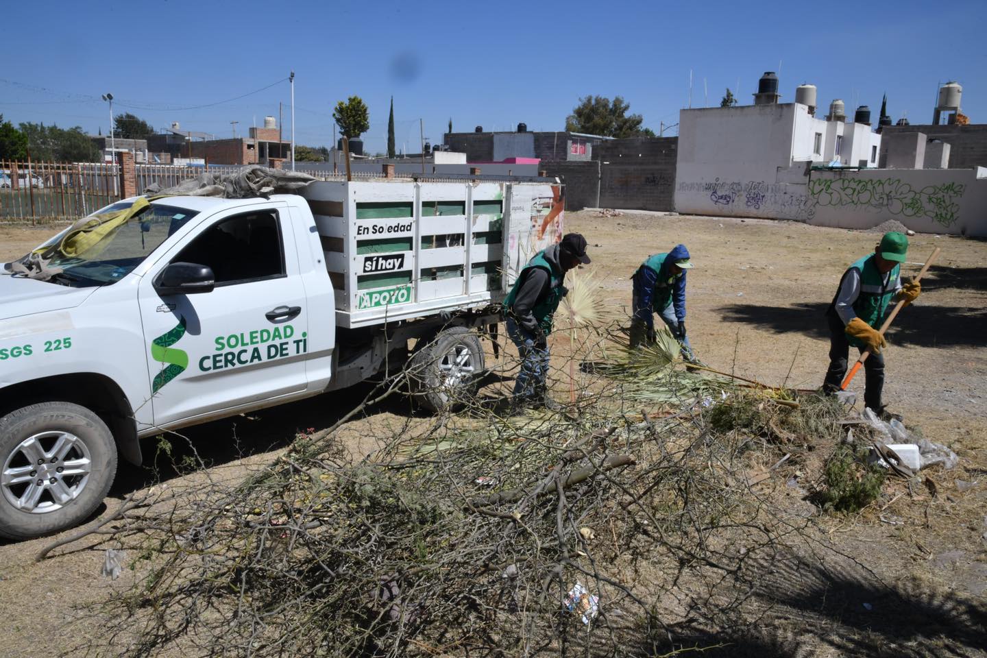 INTENSIFICAN ACCIONES DE MANTENIMIENTO URBANO EN SOLEDAD PARA RESCATAR ESPACIOS PÚBLICOS