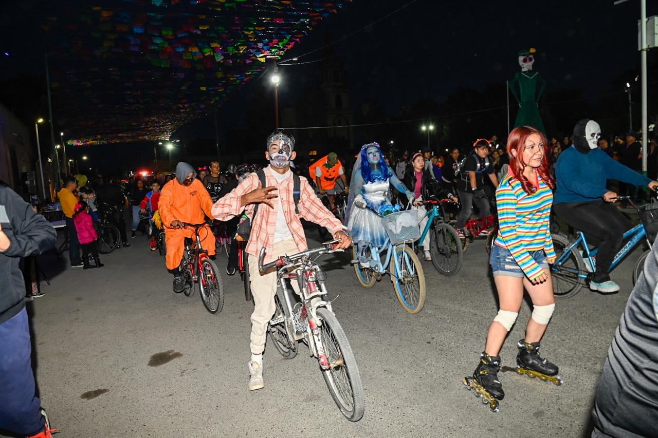 GRAN NOCHE DE TERROR INVADIÓ EL CENTRO DE SOLEDAD, CON BICI RAVE Y CONCURSO DE CHUKY´S